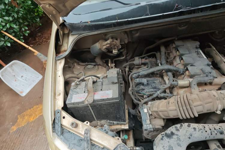 Used Wuling Hongguang 2016 1.5L S Comfort Version Engine Bay Right