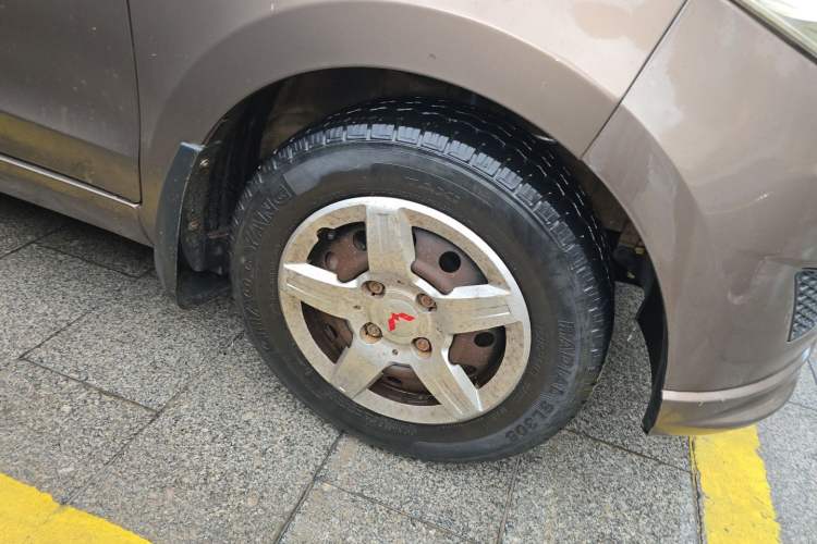 Used Wuling Hongguang 2016 1.5L Restyled S Comfort Version Right Front Wheel Hub