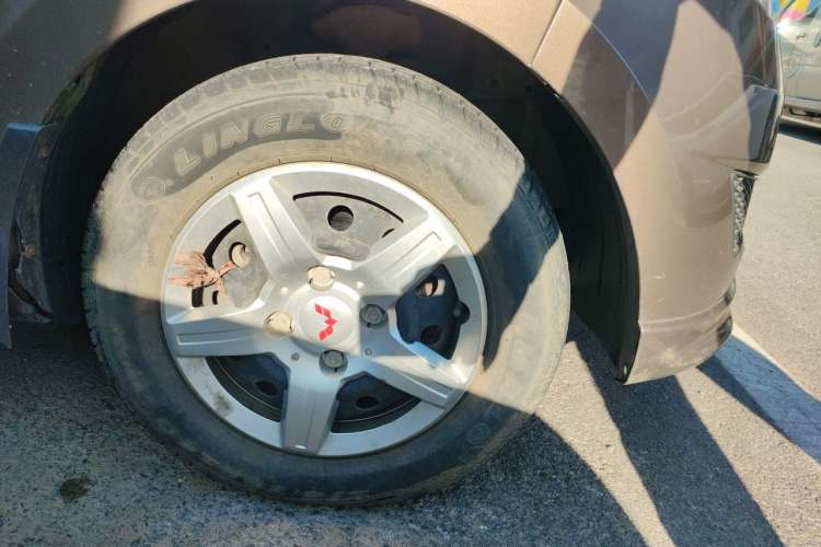 Used Wuling Hongguang 2016 1.5L Restyled S Comfort Version Right Front Wheel Hub