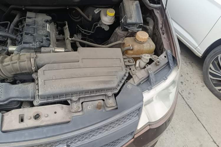 Used Wuling Hongguang  Engine Bay Left