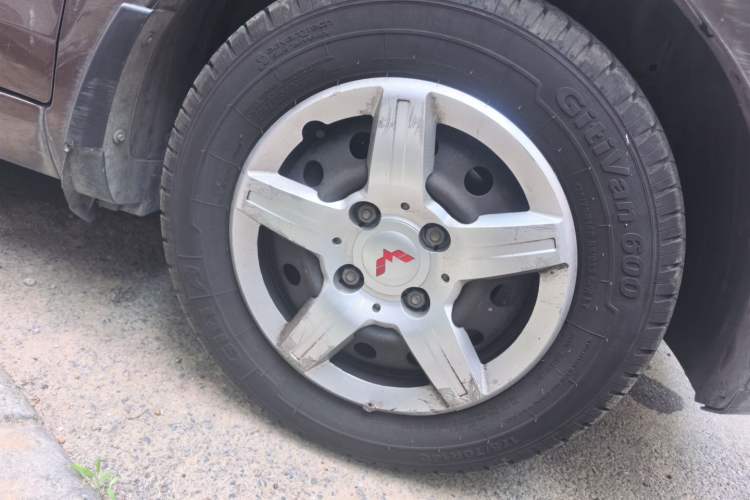Used Wuling Hongguang  Right Front Wheel Hub