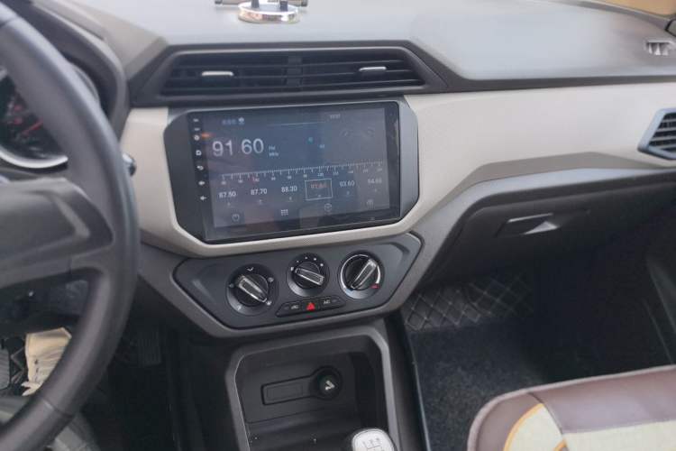 Used Wuling Hongguang 2018 1.5L S Standard Version L2B Audio And AC Panel