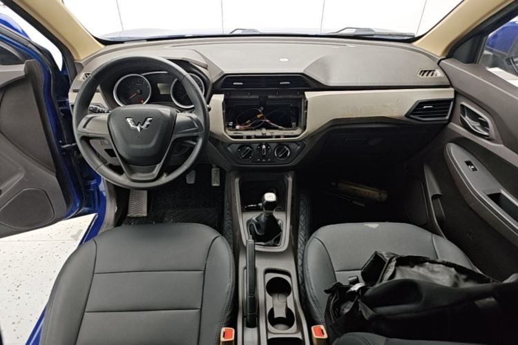Used Wuling Hongguang 2018 1.5L S Standard Version L2B Center Console