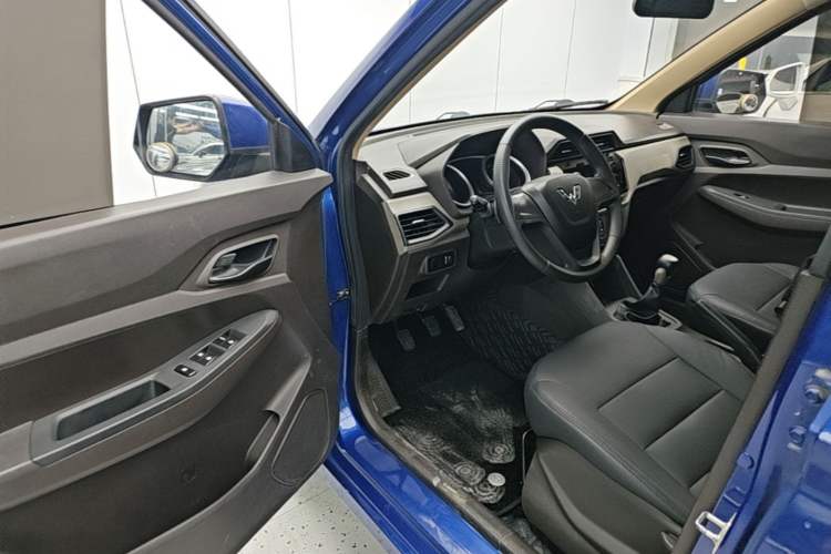 Used Wuling Hongguang 2018 1.5L S Standard Version L2B Driver Seat
