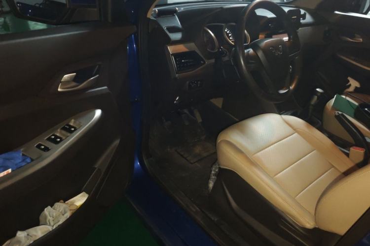 Used Wuling Hongguang 2018 1.5L S Comfort Model L2B Driver Seat