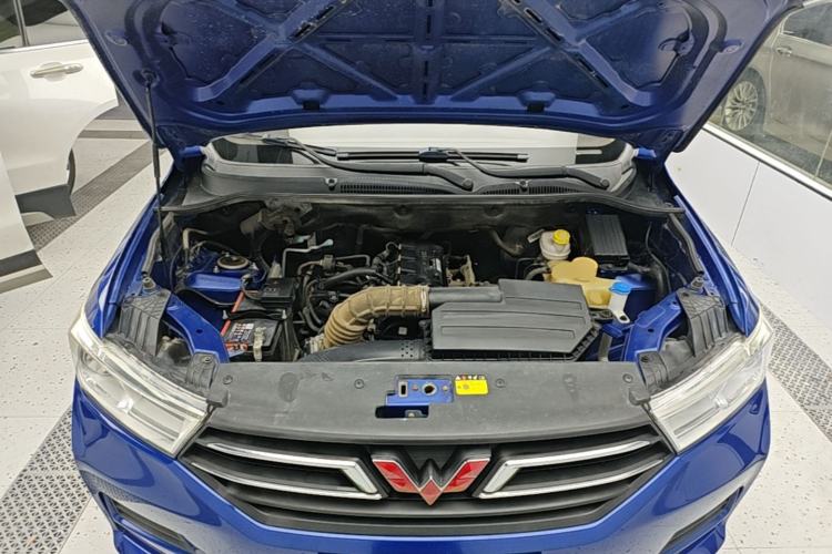 Used Wuling Hongguang 2018 1.5L S Standard Version L2B Engine Bay