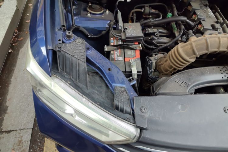 Used Wuling Hongguang 2018 1.5L S Standard Version L2B Engine Bay Right