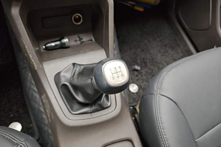 Used Wuling Hongguang 2018 1.5L S Standard Version L2B Gear Lever