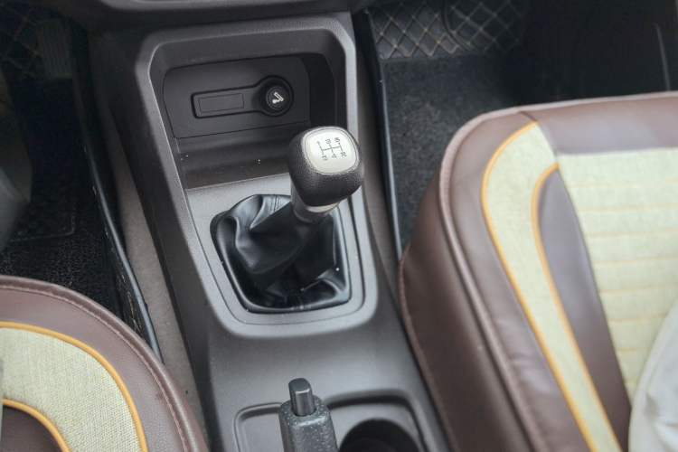 Used Wuling Hongguang 2018 1.5L S Standard Version L2B Gear Lever