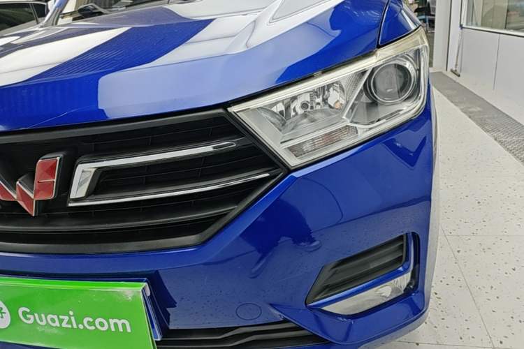 Used Wuling Hongguang 2018 1.5L S Standard Version L2B Left Front Headlight
