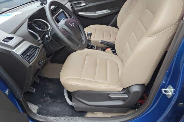 Used Wuling Hongguang 2018 1.5L S Comfort Model L2B Left Front Seat