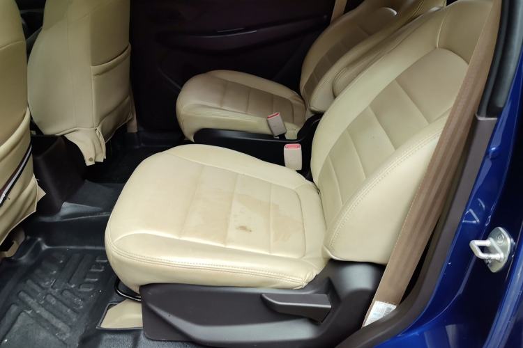 Used Wuling Hongguang 2018 1.5L S Standard Version L2B Left Rear Seat