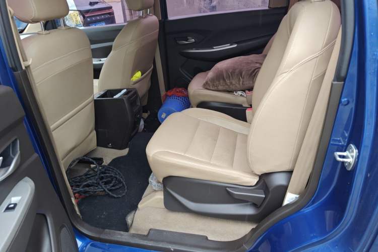 Used Wuling Hongguang 2018 1.5L S Comfort Model L2B Left Rear Seat