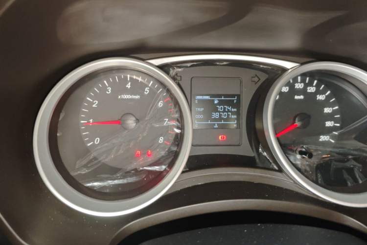 Used Wuling Hongguang 2018 1.5L S Comfort Model L2B Odometer Close Up