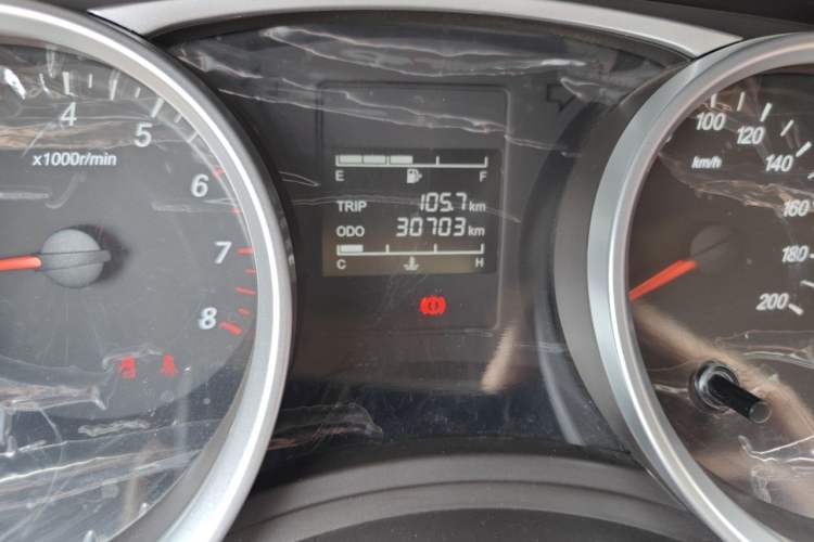 Used Wuling Hongguang 2018 1.5L S Comfort Model L2B Odometer Close Up
