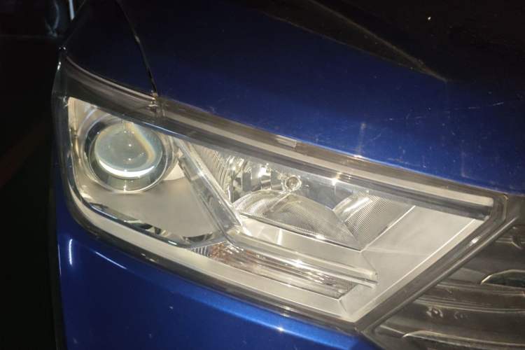Used Wuling Hongguang 2018 1.5L S Comfort Model L2B Right Front Headlight