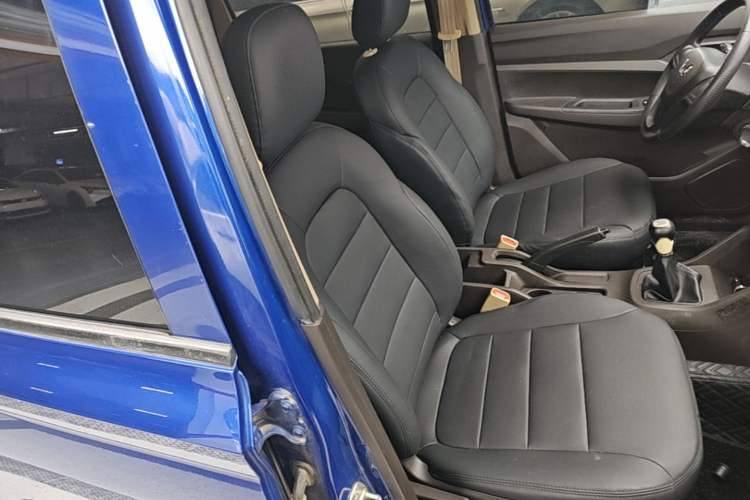 Used Wuling Hongguang 2018 1.5L S Standard Version L2B Right Front Seat