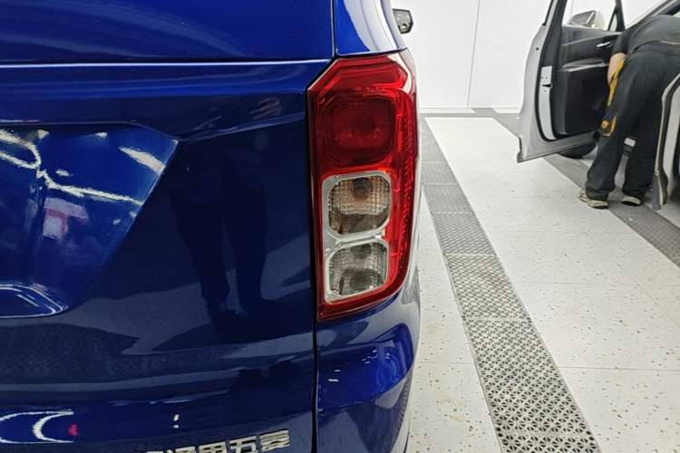 Used Wuling Hongguang 2018 1.5L S Standard Version L2B Right Rear Taillight