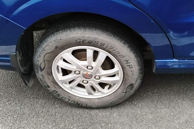 Used Wuling Hongguang 2018 1.5L S Comfort Model L2B Right Rear Wheel Hub