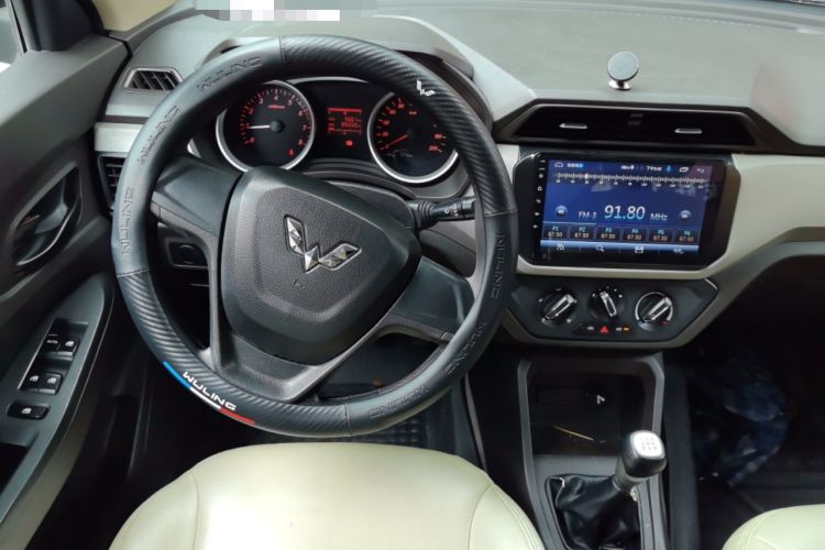 Used Wuling Hongguang 2018 1.5L S Standard Version L2B Steering Wheel