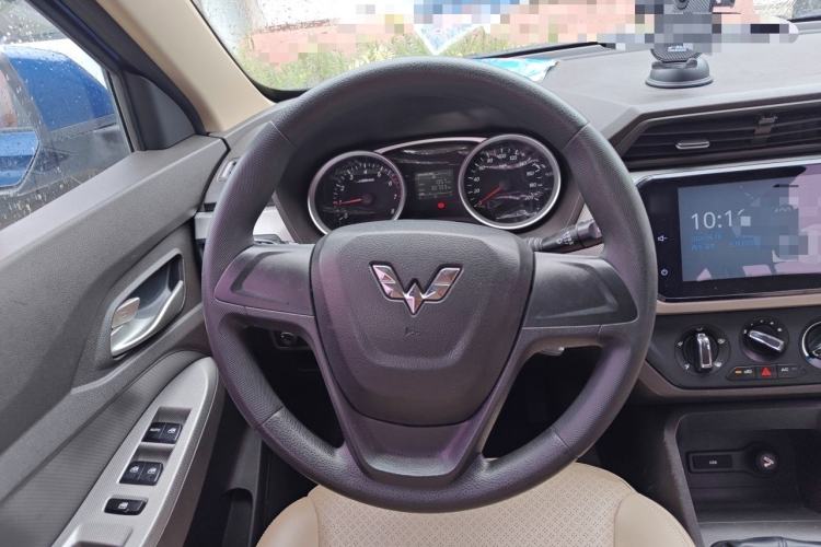 Used Wuling Hongguang 2018 1.5L S Comfort Model L2B Steering Wheel