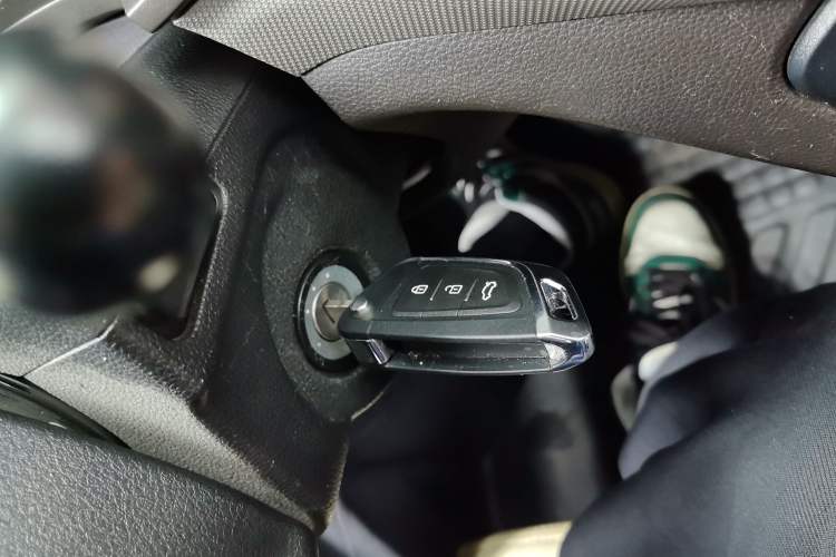 Used Wuling Hongguang 2018 1.5L S Standard Version L2B Vehicle Key