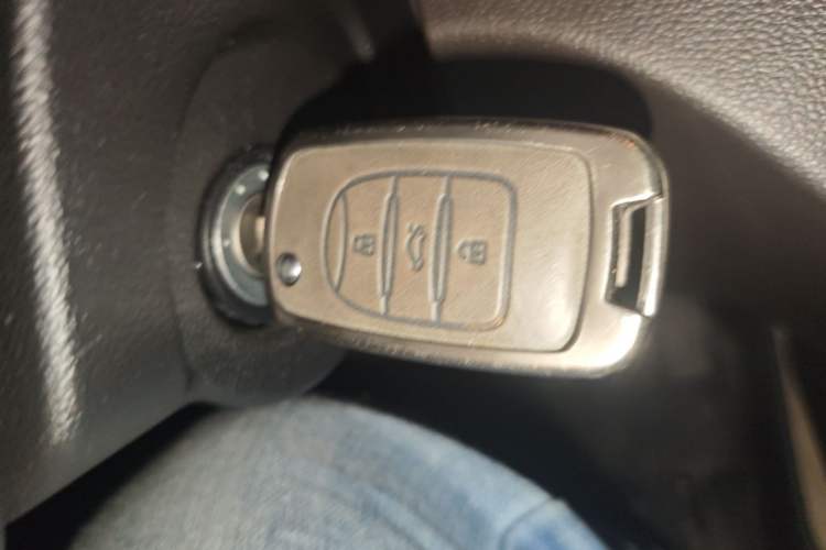 Used Wuling Hongguang 2018 1.5L S Comfort Model L2B Vehicle Key