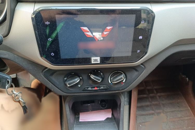 Used Wuling Hongguang 2018 1.5L S Comfort Model L2B Audio And AC Panel