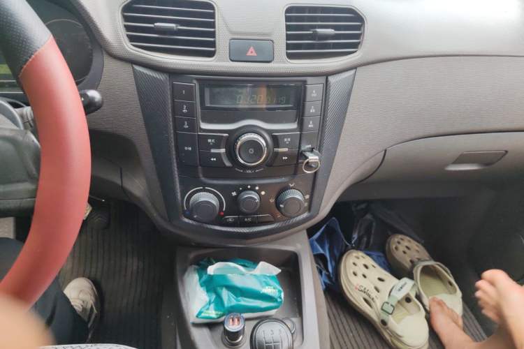 Used Wuling Hongguang 2018 1.5L Classic S Base Model Audio And AC Panel