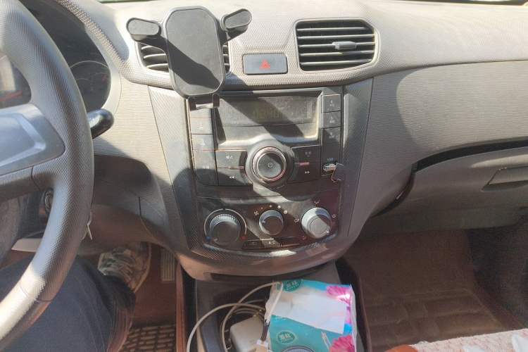 Used Wuling Hongguang 2018 1.5L Classic S Base Model Audio And AC Panel