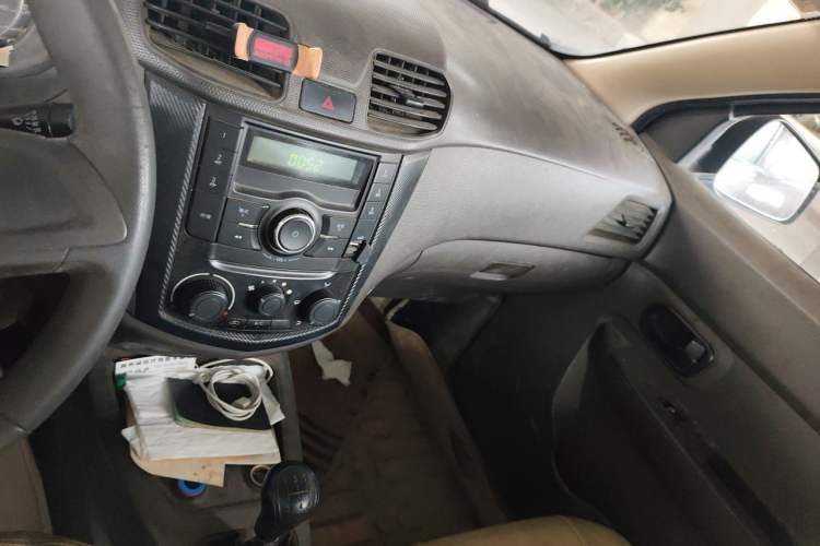 Used Wuling Hongguang 2018 1.2L Classic S Base Model Audio And AC Panel
