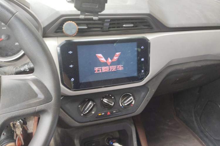 Used Wuling Hongguang 2018 1.5L S Comfort Model L2B Audio And AC Panel