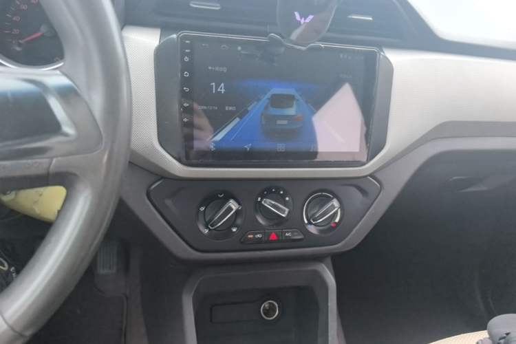 Used Wuling Hongguang 2018 1.5L S Standard Version L2B Audio And AC Panel