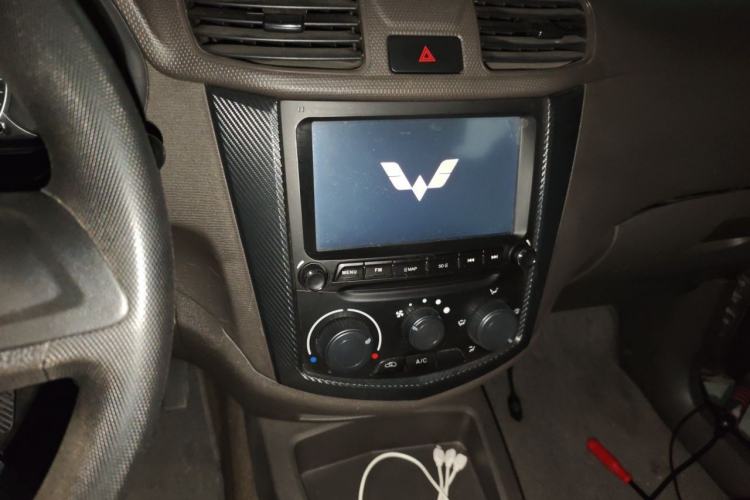 Used Wuling Hongguang 2018 1.2L Classic S Base Model Audio And AC Panel