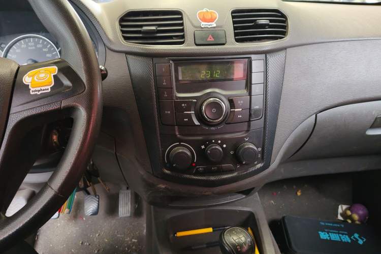 Used Wuling Hongguang 2018 1.5L Classic S Base Model Audio And AC Panel