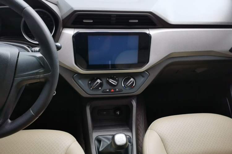 Used Wuling Hongguang 2018 1.5L S Comfort Model L2B Audio And AC Panel