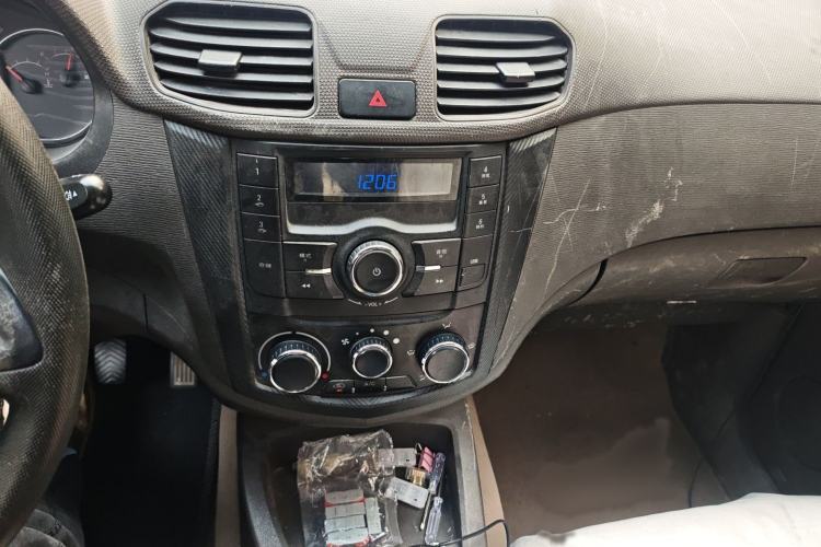 Used Wuling Hongguang 2018 1.5L Classic S Standard Model Audio And AC Panel
