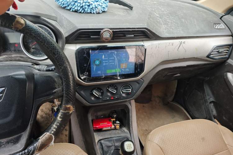 Used Wuling Hongguang 2018 1.5L S Comfort Model L2B Audio And AC Panel