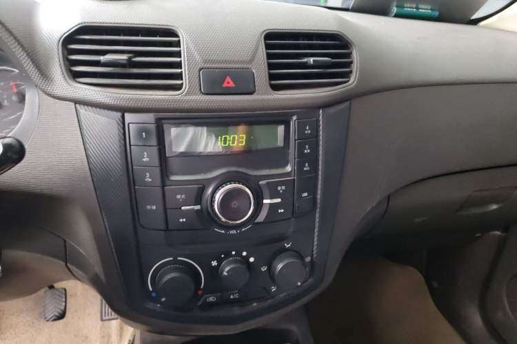 Used Wuling Hongguang 2018 1.2L Classic S Base Model Audio And AC Panel