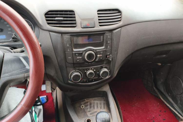 Used Wuling Hongguang 2018 1.5L S Standard Version L2B Audio And AC Panel