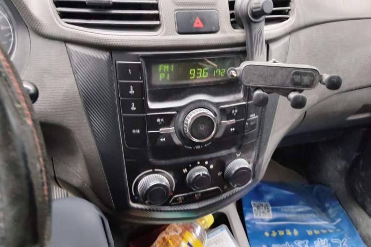 Used Wuling Hongguang 2018 1.2L Classic S Base Model Audio And AC Panel