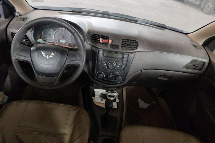 Used Wuling Hongguang 2018 1.2L Classic S Base Model Center Console