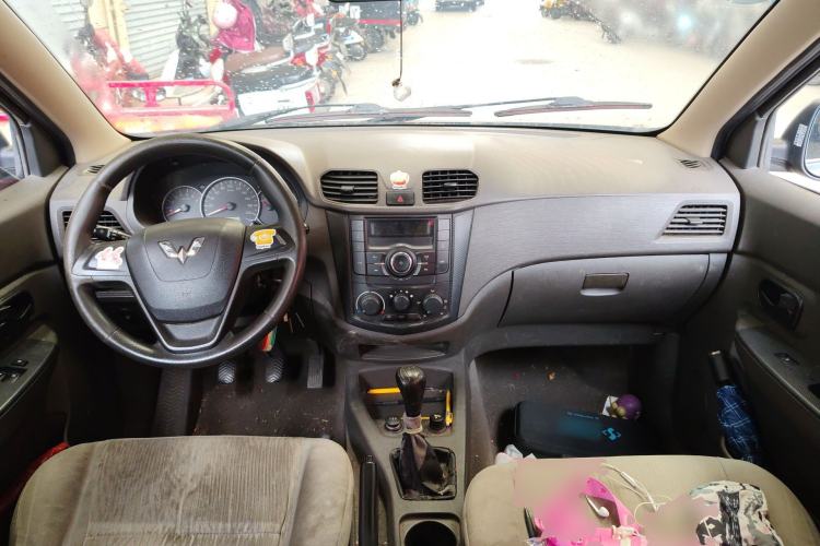 Used Wuling Hongguang 2018 1.5L Classic S Base Model Center Console