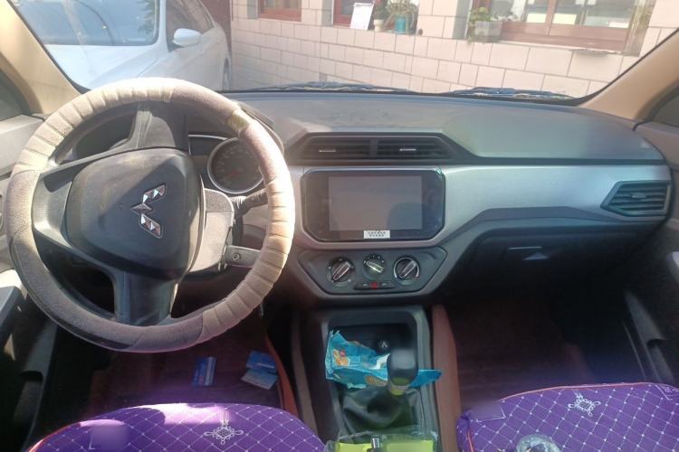 Used Wuling Hongguang 2018 1.5L S Comfort Model L2B Center Console