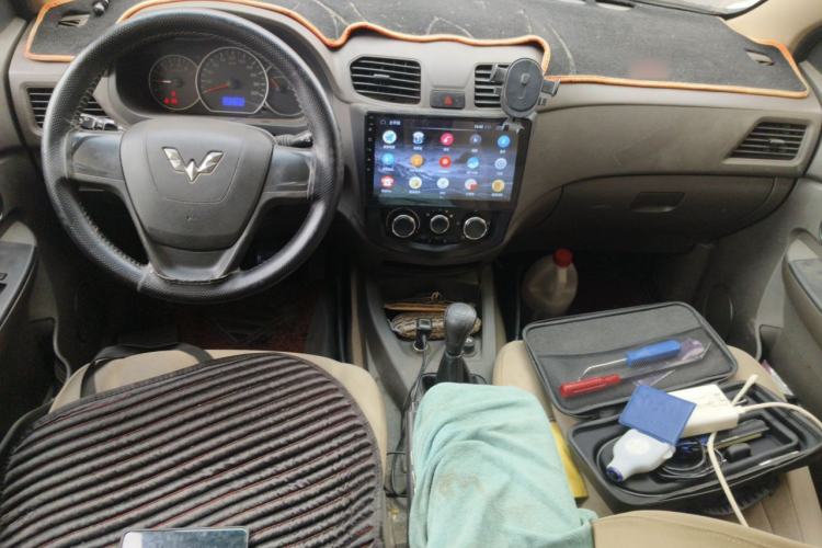 Used Wuling Hongguang 2018 1.5L Classic S Standard Model Center Console