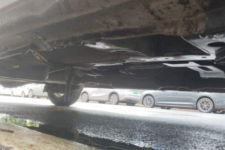 Used Wuling Hongguang 2018 1.5L S Comfort Model L2B Chassis Front Right