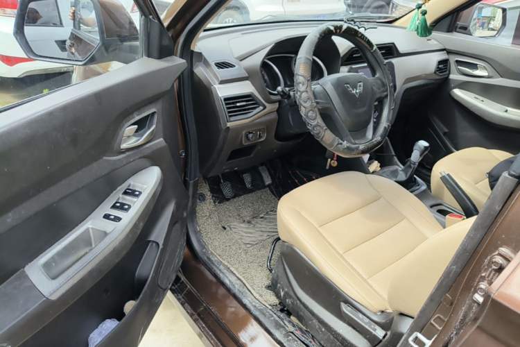 Used Wuling Hongguang 2018 1.5L S Comfort Model L2B Driver Seat