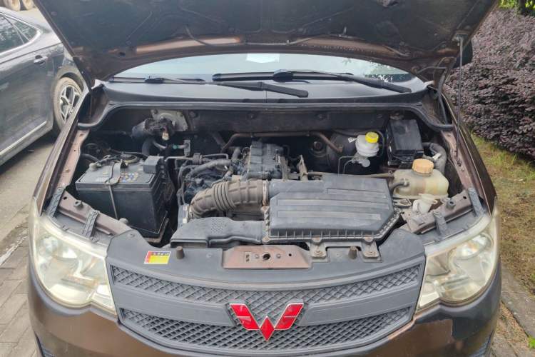 Used Wuling Hongguang 2018 1.5L Classic S Base Model Engine Bay