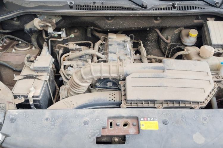 Used Wuling Hongguang 2018 1.5L S Comfort Model L2B Engine Bay