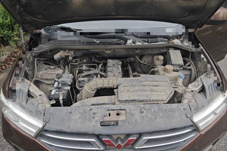 Used Wuling Hongguang 2018 1.5L S Comfort Model L2B Engine Bay